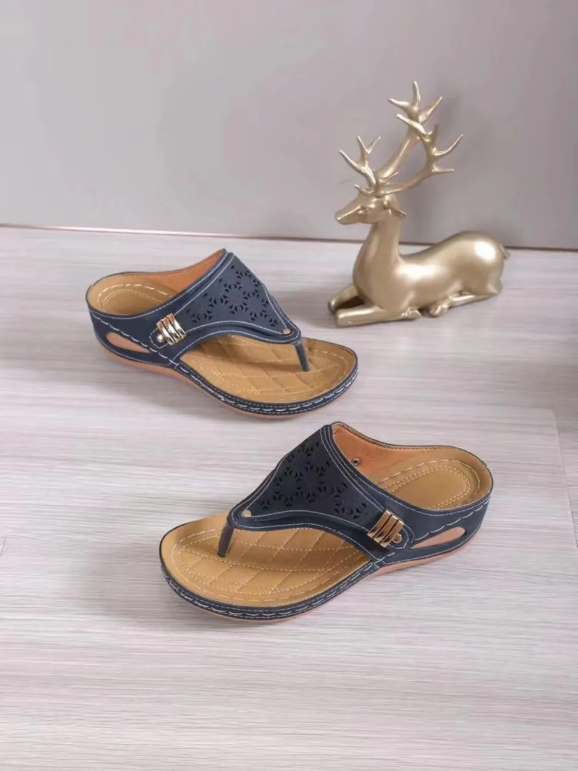 Chic Detailed Thong Style Sandals