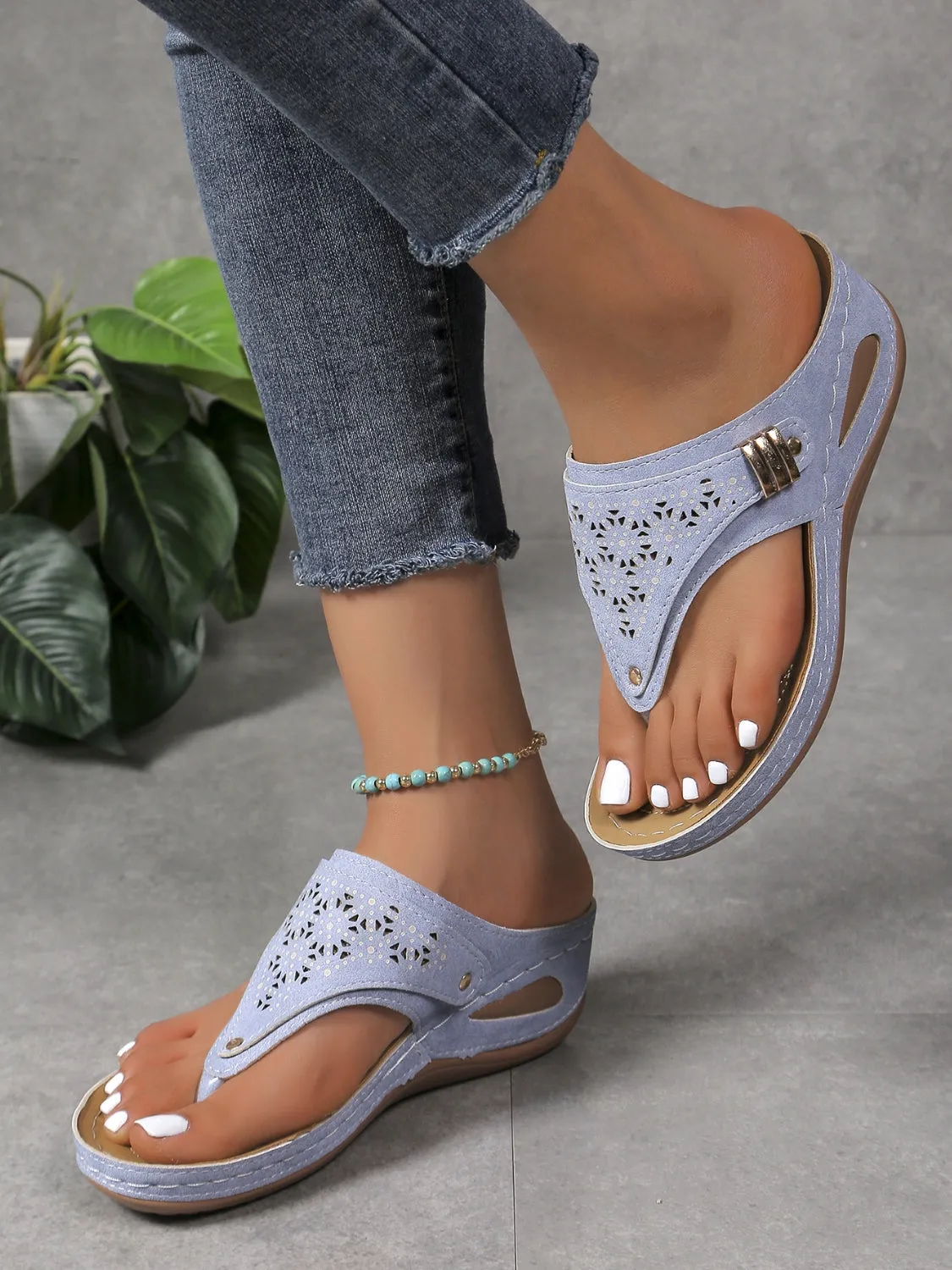 Chic Detailed Thong Style Sandals