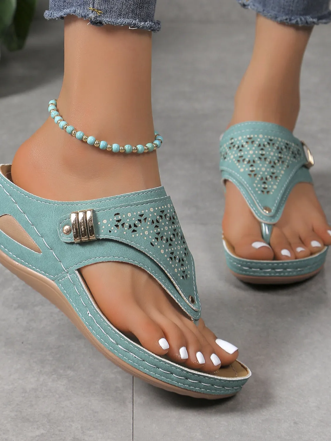 Chic Detailed Thong Style Sandals